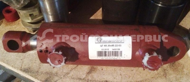 Гидроцилиндр захвата (зажима контейнера) ЦГ-60.30х85.22-03 (КО-440-5.73.01.900, Ц16-60-32-85.27-01, ко-440-5 50х32х100) Гидроцилиндр захвата (зажима контейнера) ЦГ-60.30х85.22-03 (КО-440-5.73.01.900, Ц16-60-32-85.27-01, ко-440-5 50х32х100)