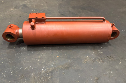 Гидроцилиндр опрокидывания Manitou 264265